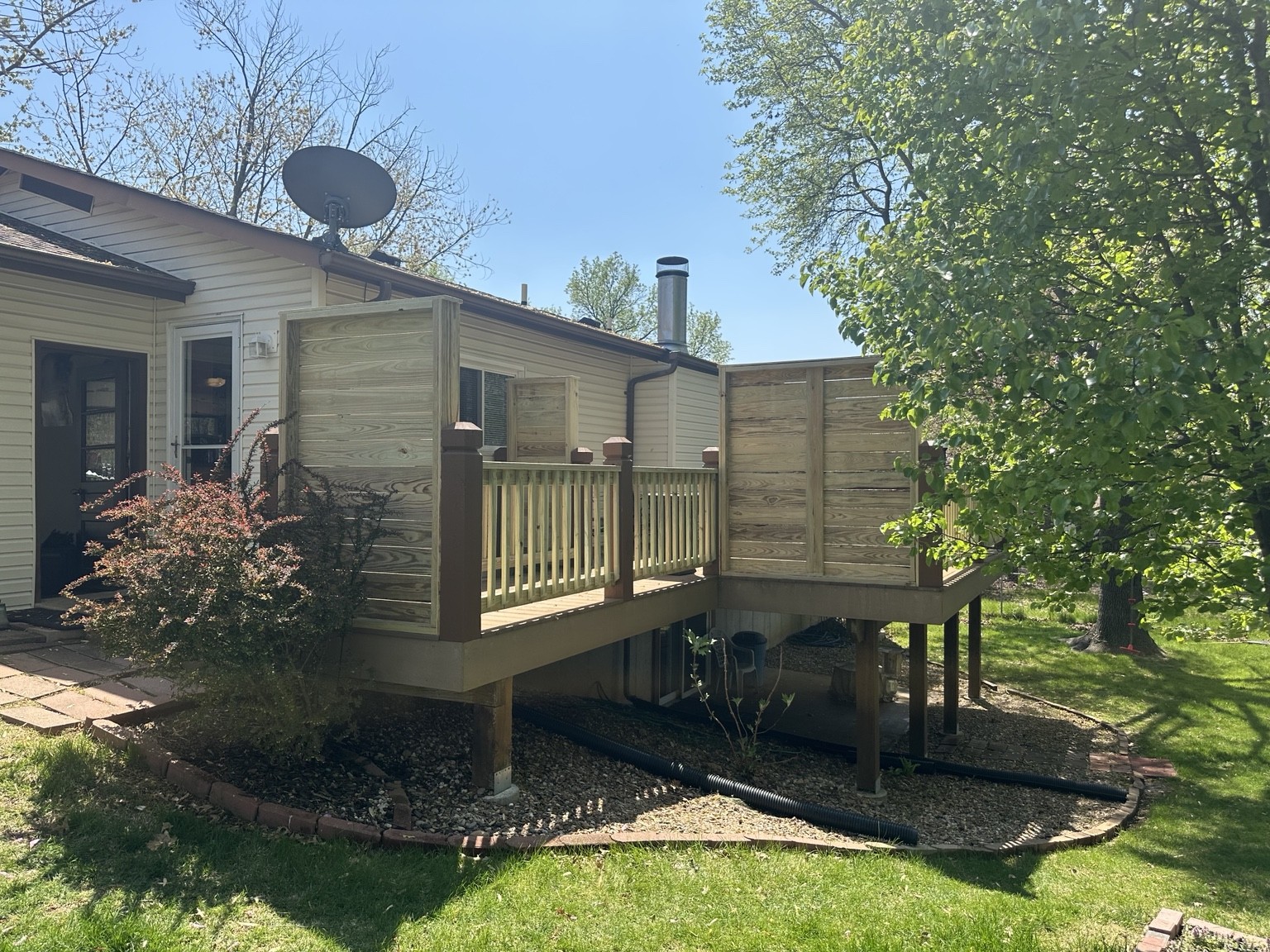 Deck & Privacy Screen